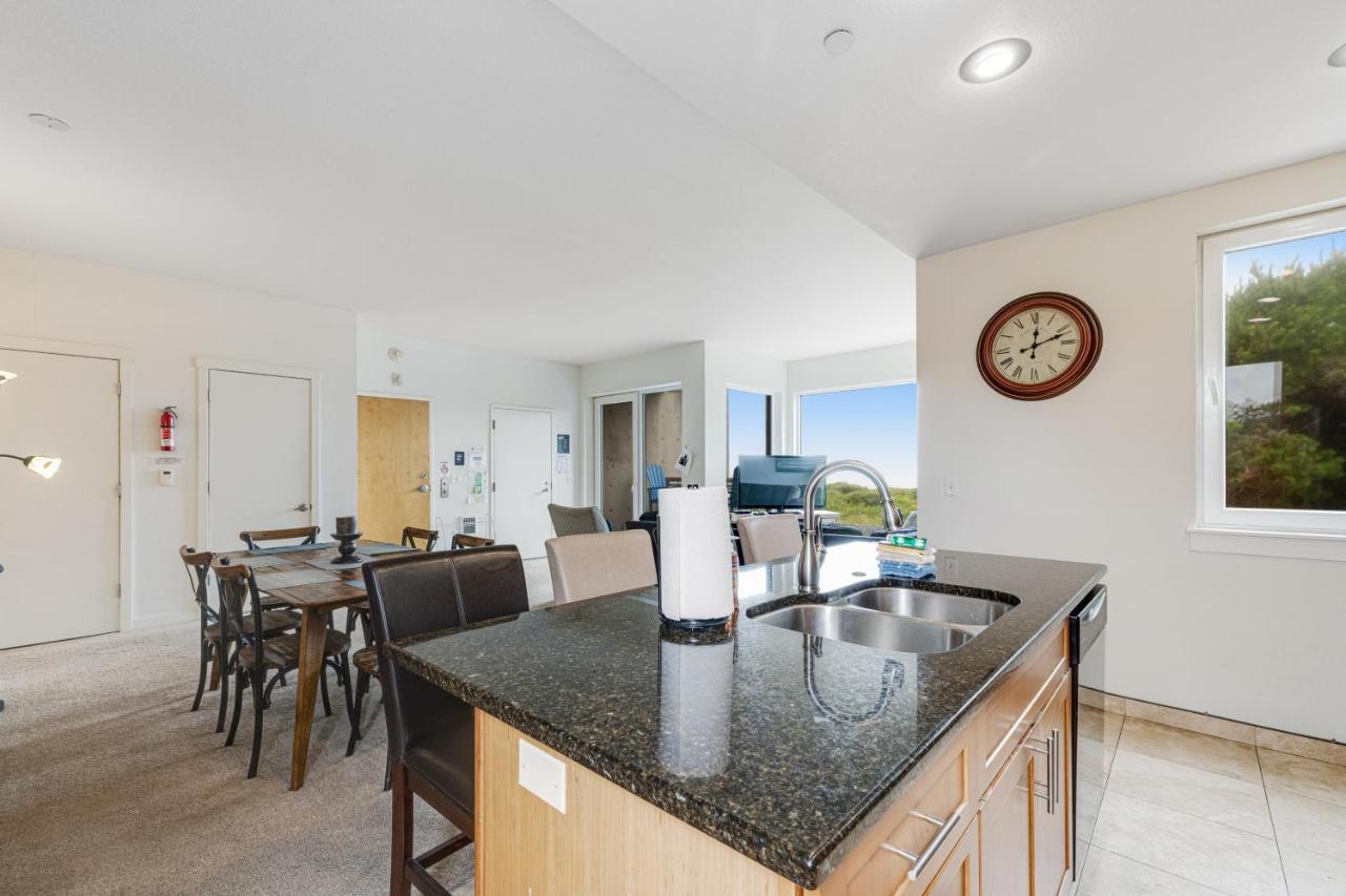 Apartamento Serenity By The Sea Rockaway Beach Exterior foto